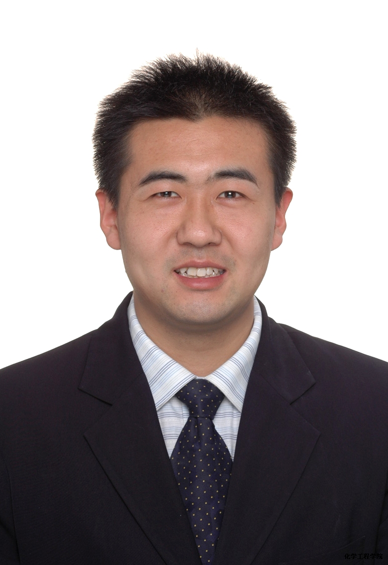 何磊.jpg 何磊.jpg